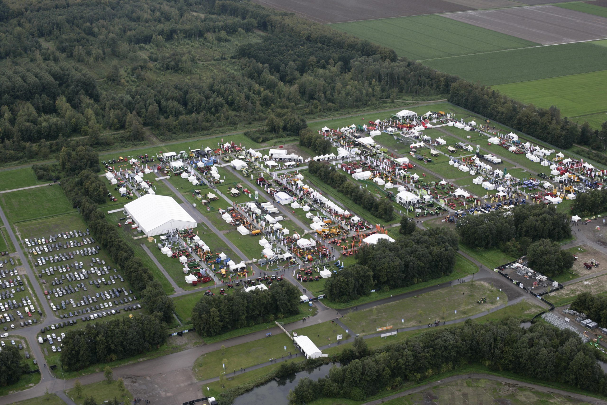 Zuid West Banden, Alliance en Heuver Banden samen op AgroTechniek Holland